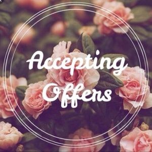 Love the item but not the price? Make an offer! 🌸